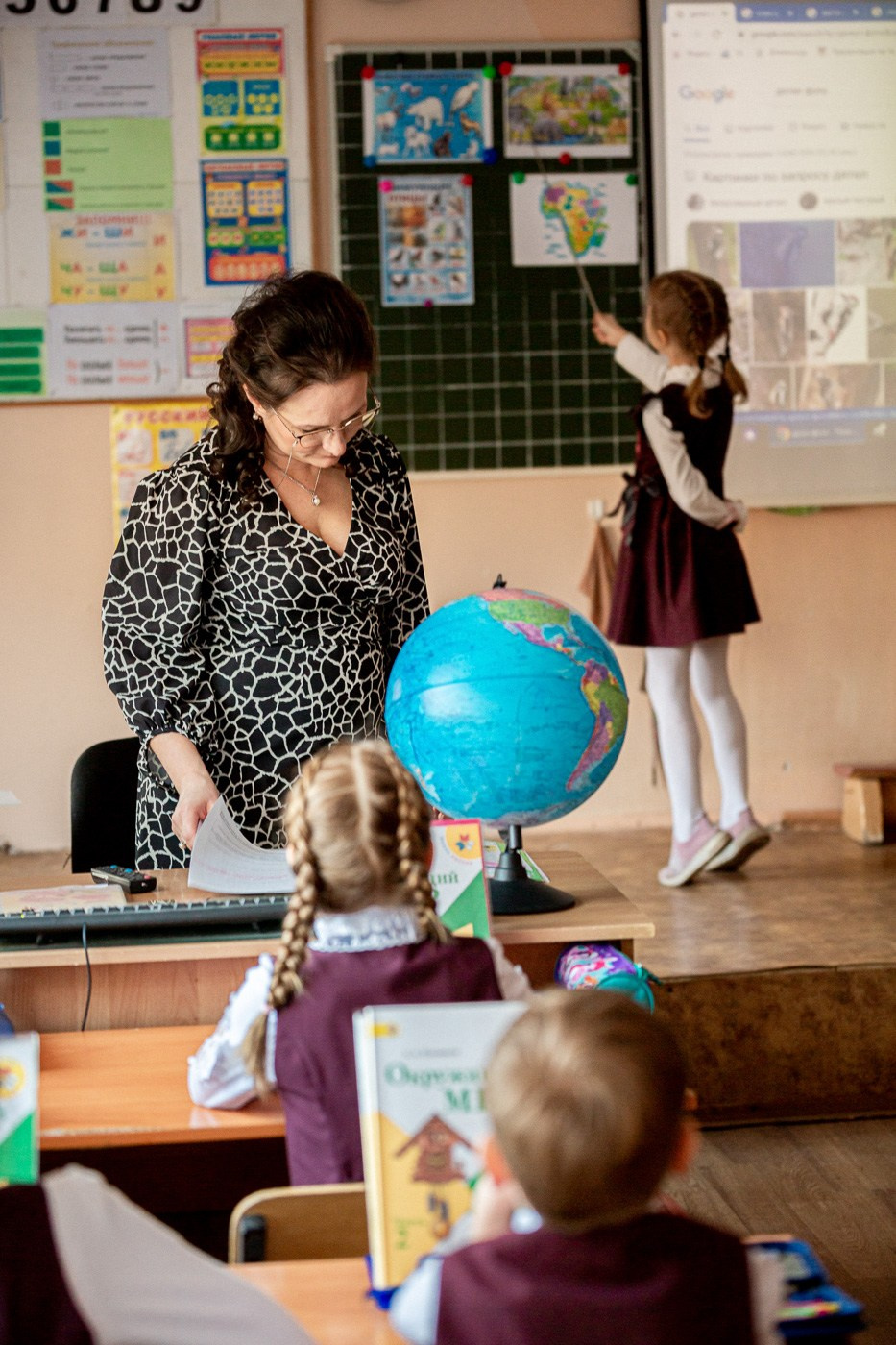 Уроки в школе. Андрей Кровлин — фотограф в Славянке