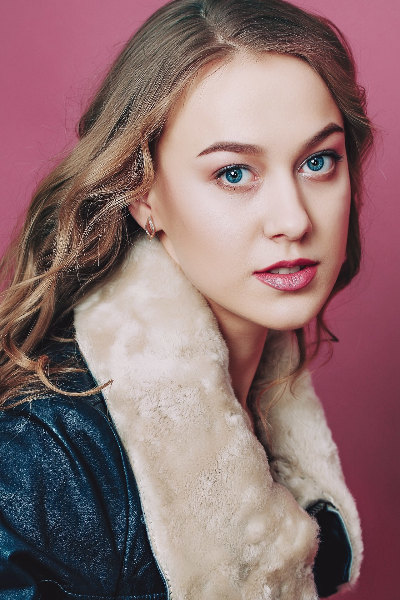 Съемка моды, лук-бук (lookbook) для маркетплейсов Краснодар. Бизнес, мужской фотограф в Краснодаре | Аксёнов Алексей Владимирович