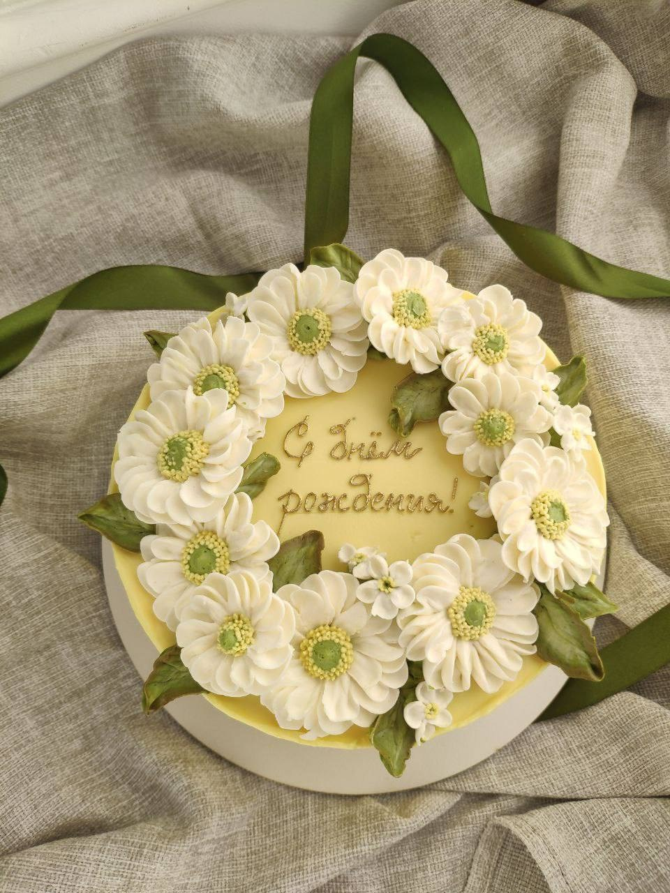 Работы учениц. Аникина Юлия / Кремовая флористика в корейской технике