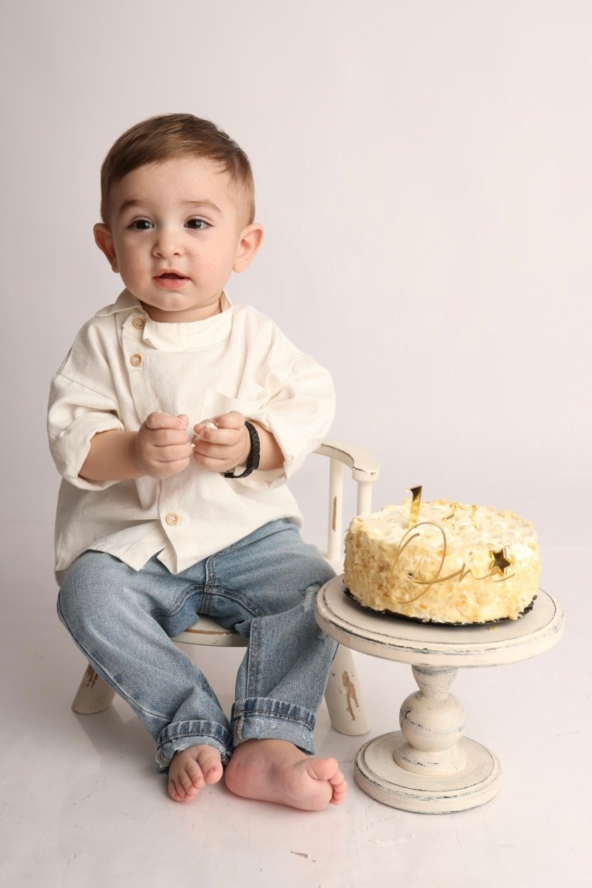 От 9 месяцев  - Фотограф новорожденных: магия детства в каждом снимке. Фотограф новорожденных: волшебные моменты первых дней жизни