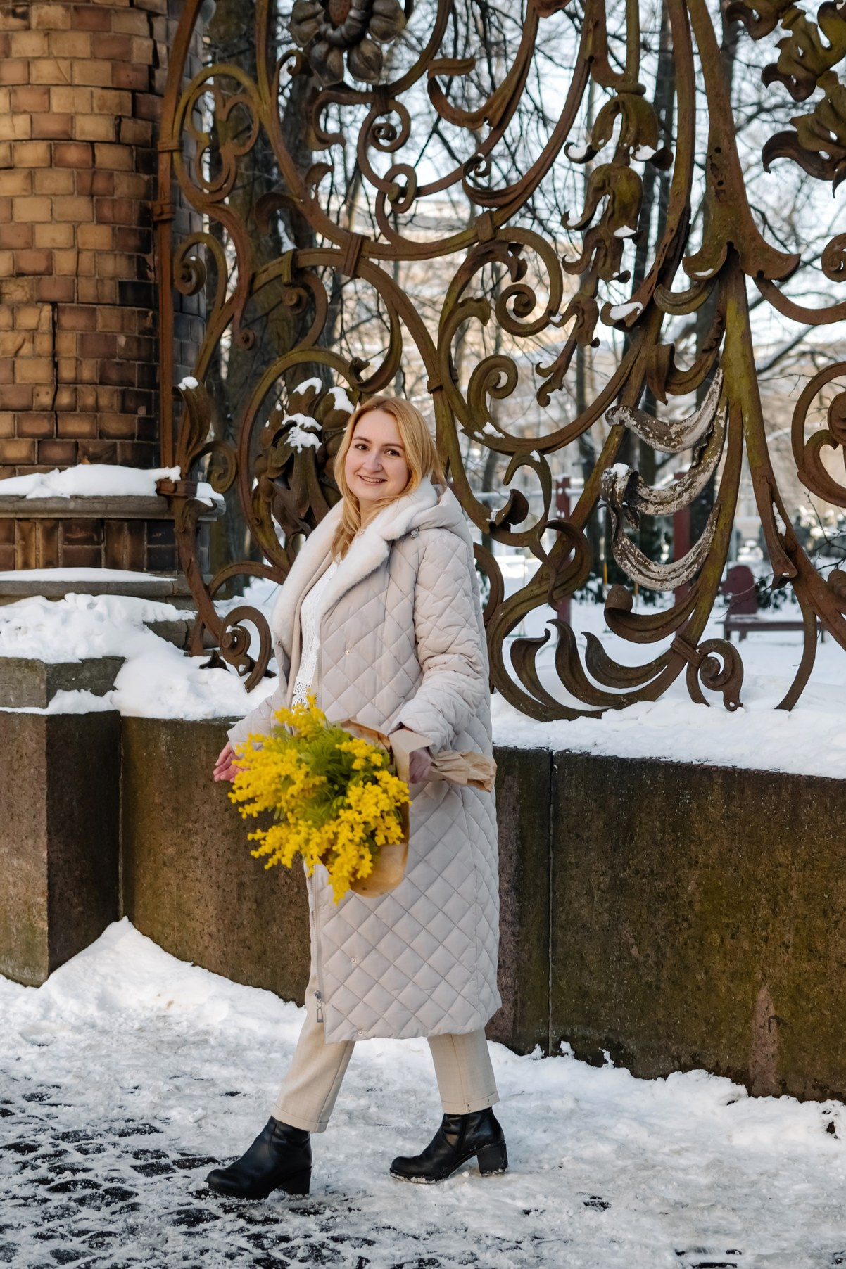 Прогулка с цветами по улицам и каналам. Свадебный и семейный фотограф в Санкт-Петербурге Елена Худякова