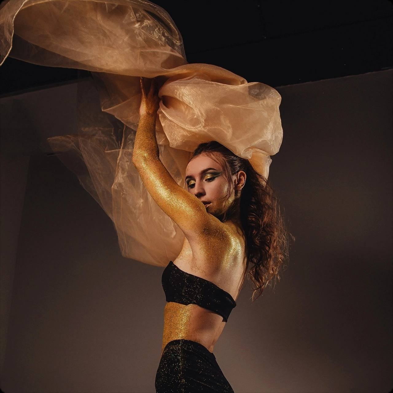 Студия. Кинокадры для тебя. фотограф и стилист по прическам Анастасия Помелова