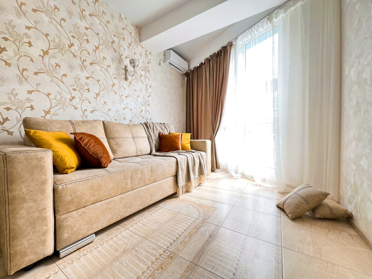 Отличный вариант для отдыха семьей, командировки, путешествия с друзьями. Квартиры посуточно, длительно в Сочи, LARA APART GROUP