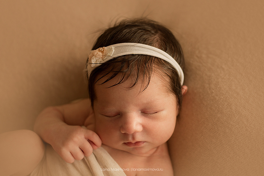 Карина 10 дней. Фотограф новорождённых малышей и детский фотограф В Казани Лана Максим