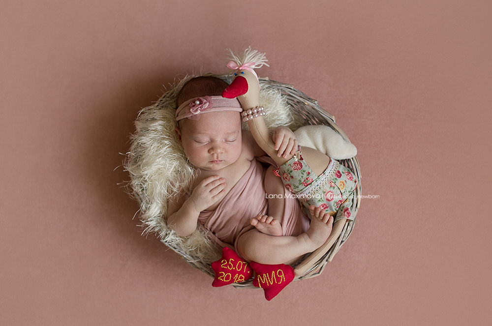 Мия 13 дней. Фотограф новорождённых малышей и детский фотограф В Казани Лана Максим