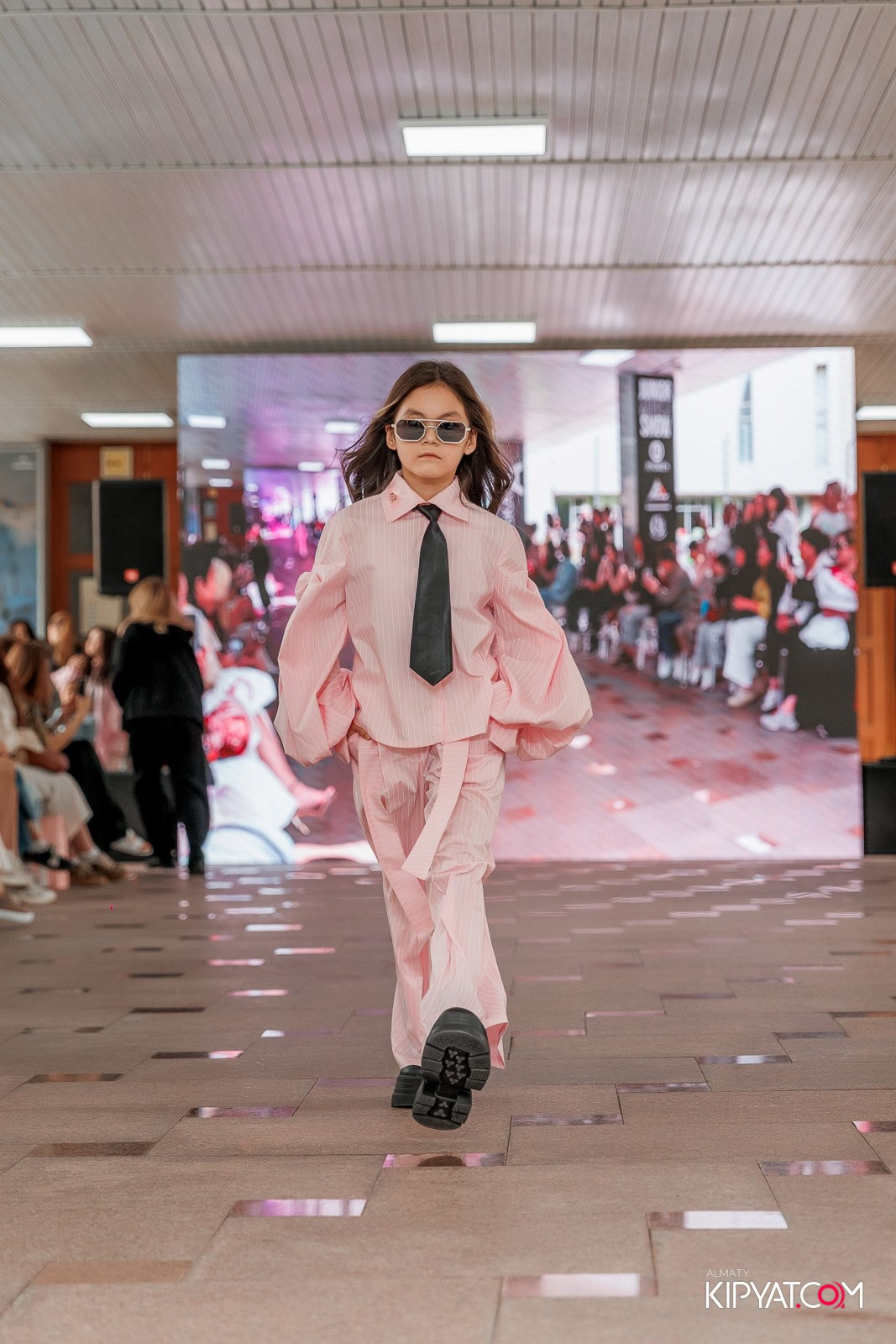 JUNIOR FASHION SHOW. КИПЯТКОМ АЛМАТЫ!