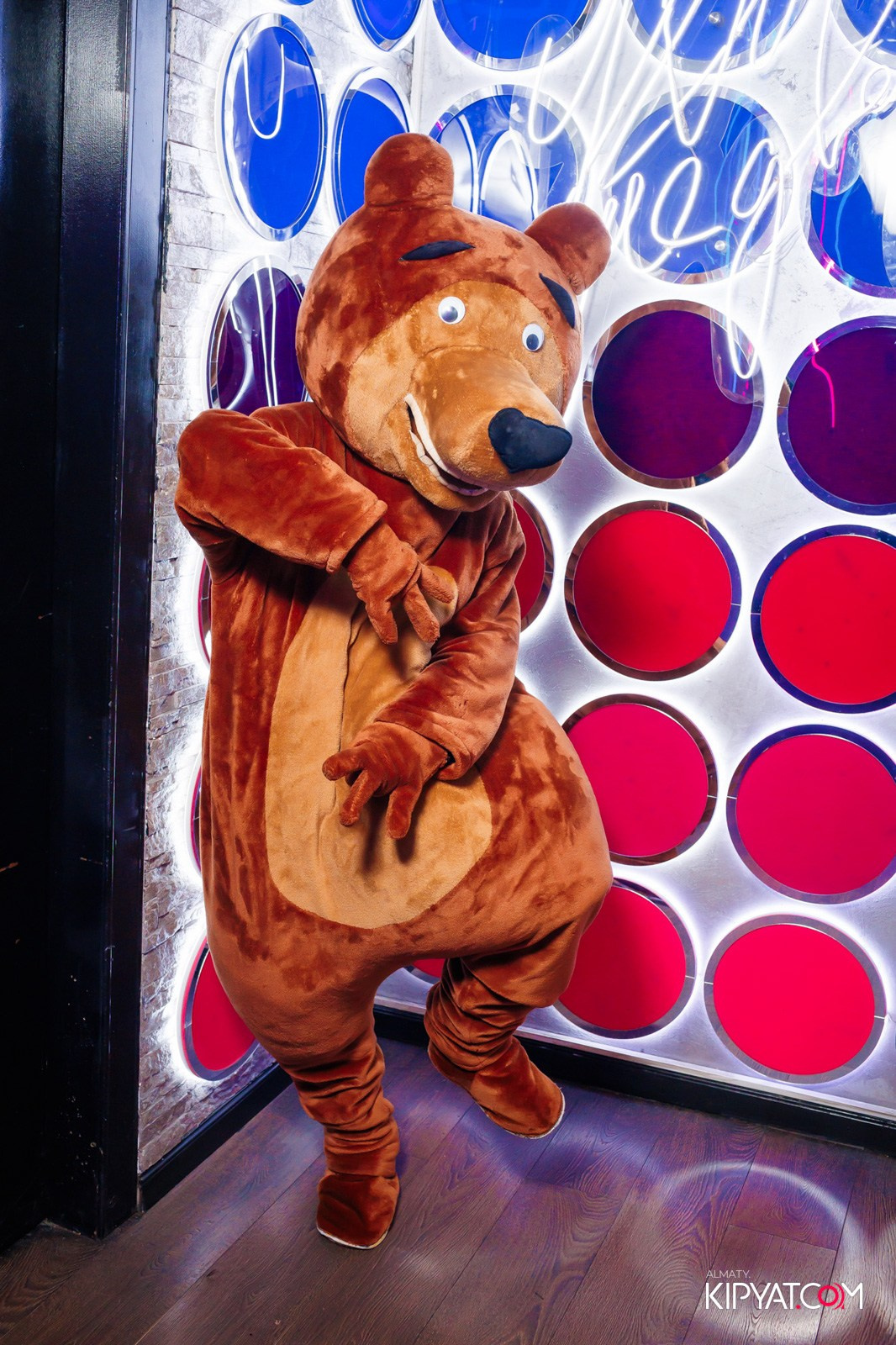 УХО И МЕДВЕДЬ НА ГАГАРИНА. КИПЯТКОМ АЛМАТЫ!