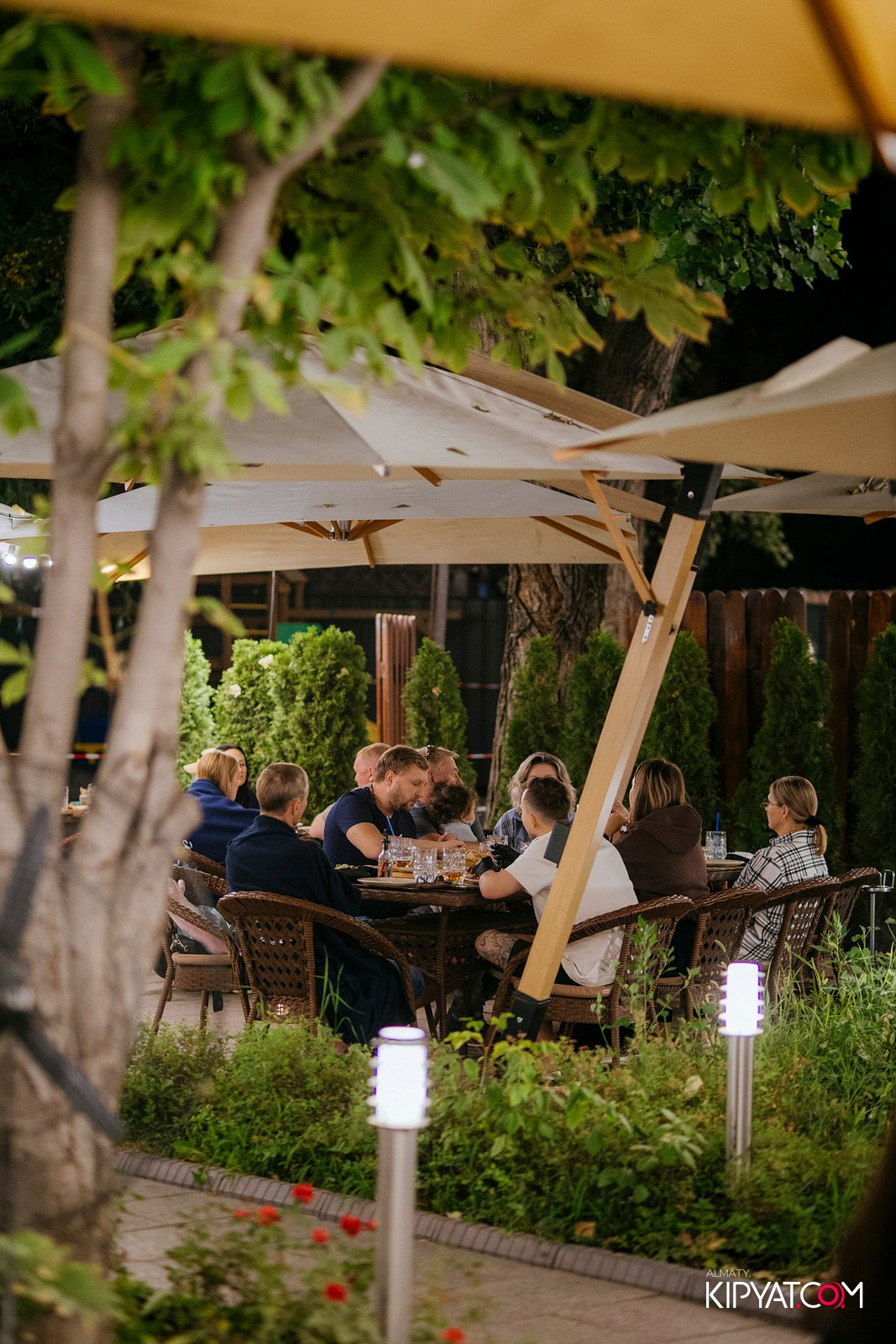 ЖИГУЛИ БАР-ДЕНЬ ЗНАНИЙ. КИПЯТКОМ АЛМАТЫ!