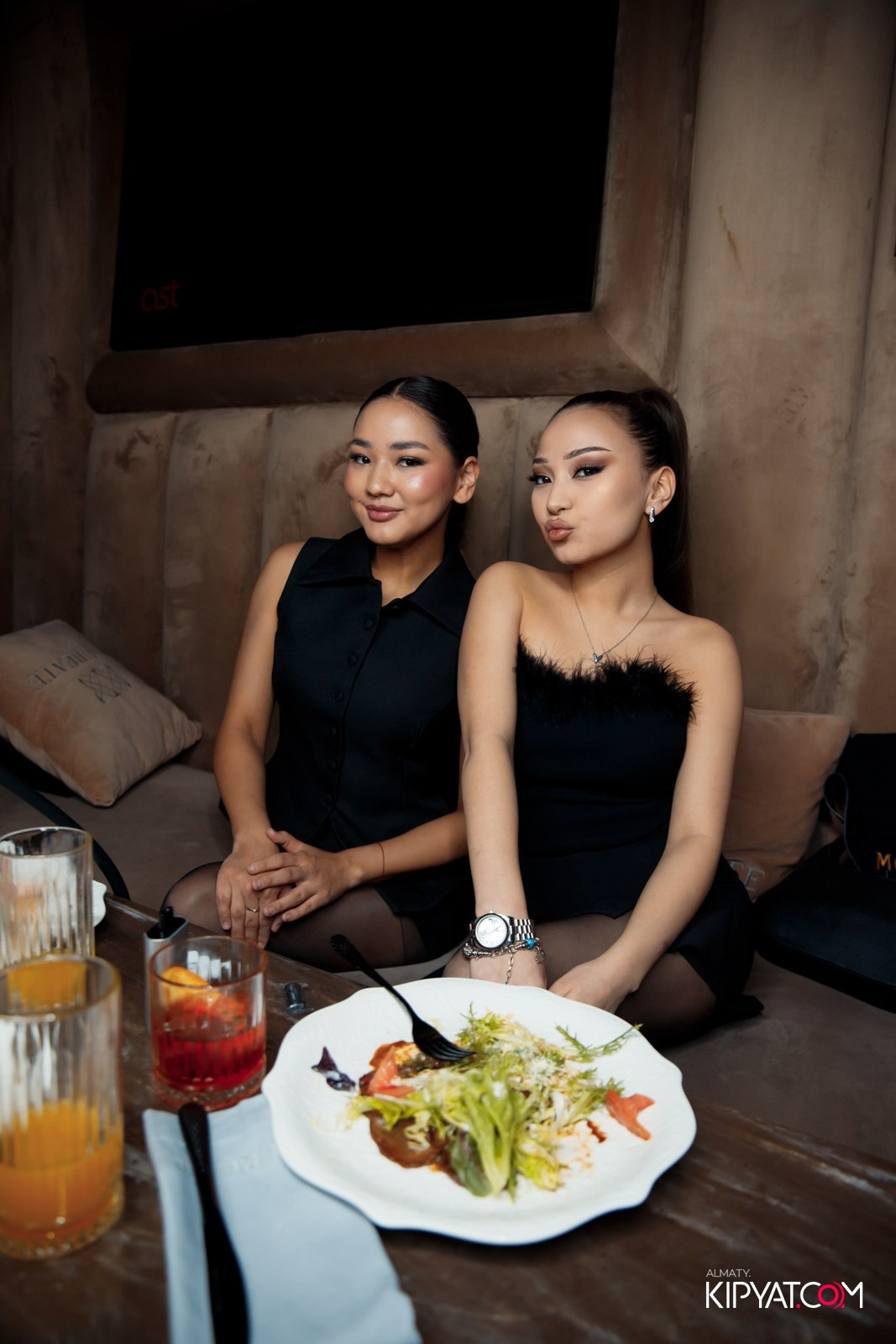 LAUREATE KARAOKE HALL. КИПЯТКОМ АЛМАТЫ!