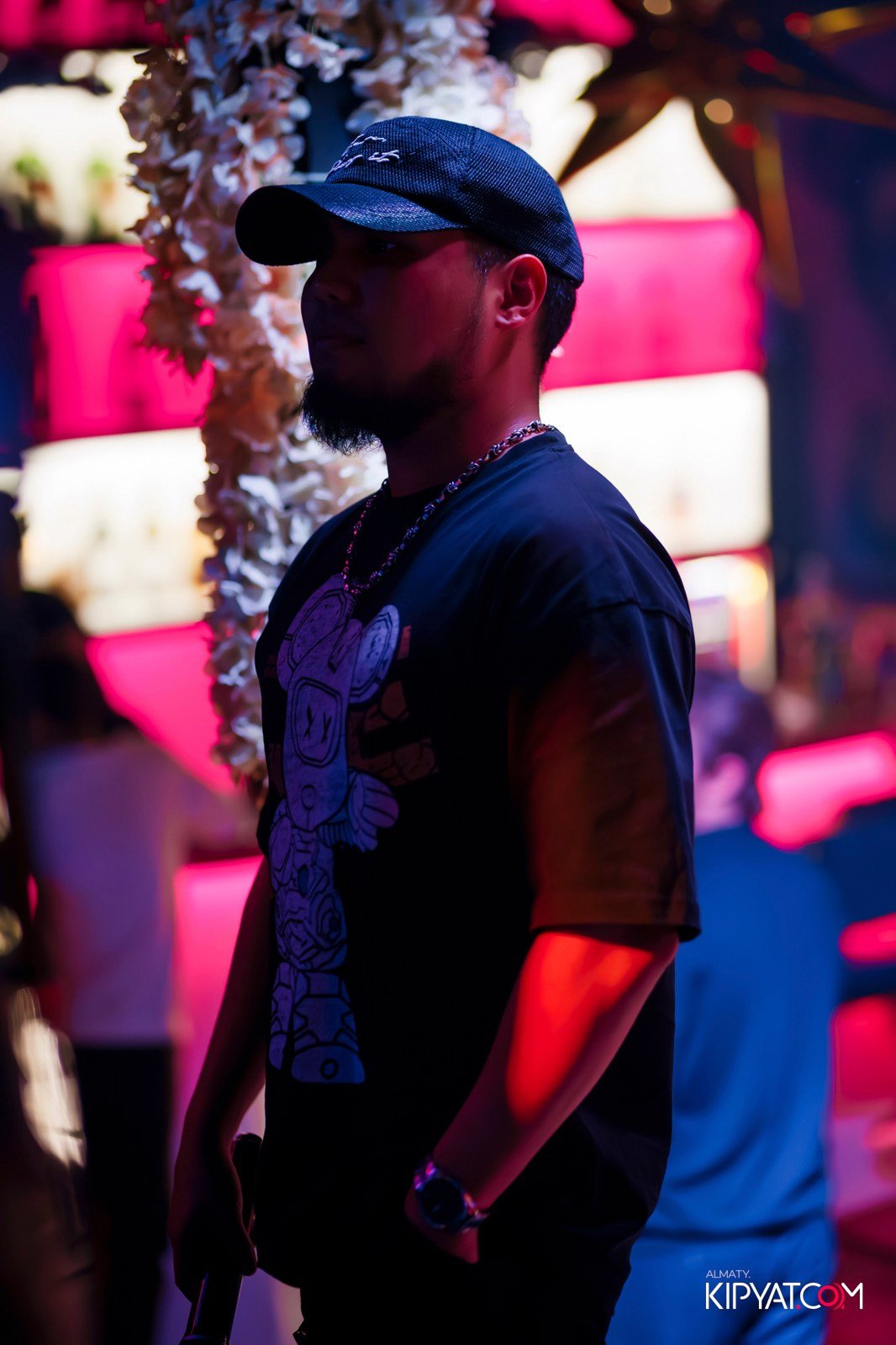 UYAT EMES BAR. КИПЯТКОМ АЛМАТЫ!