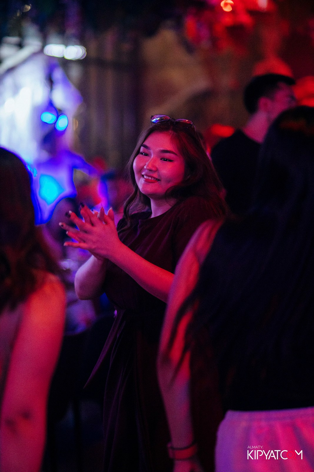 FRIENDS BAR & TERRACE. КИПЯТКОМ АЛМАТЫ!