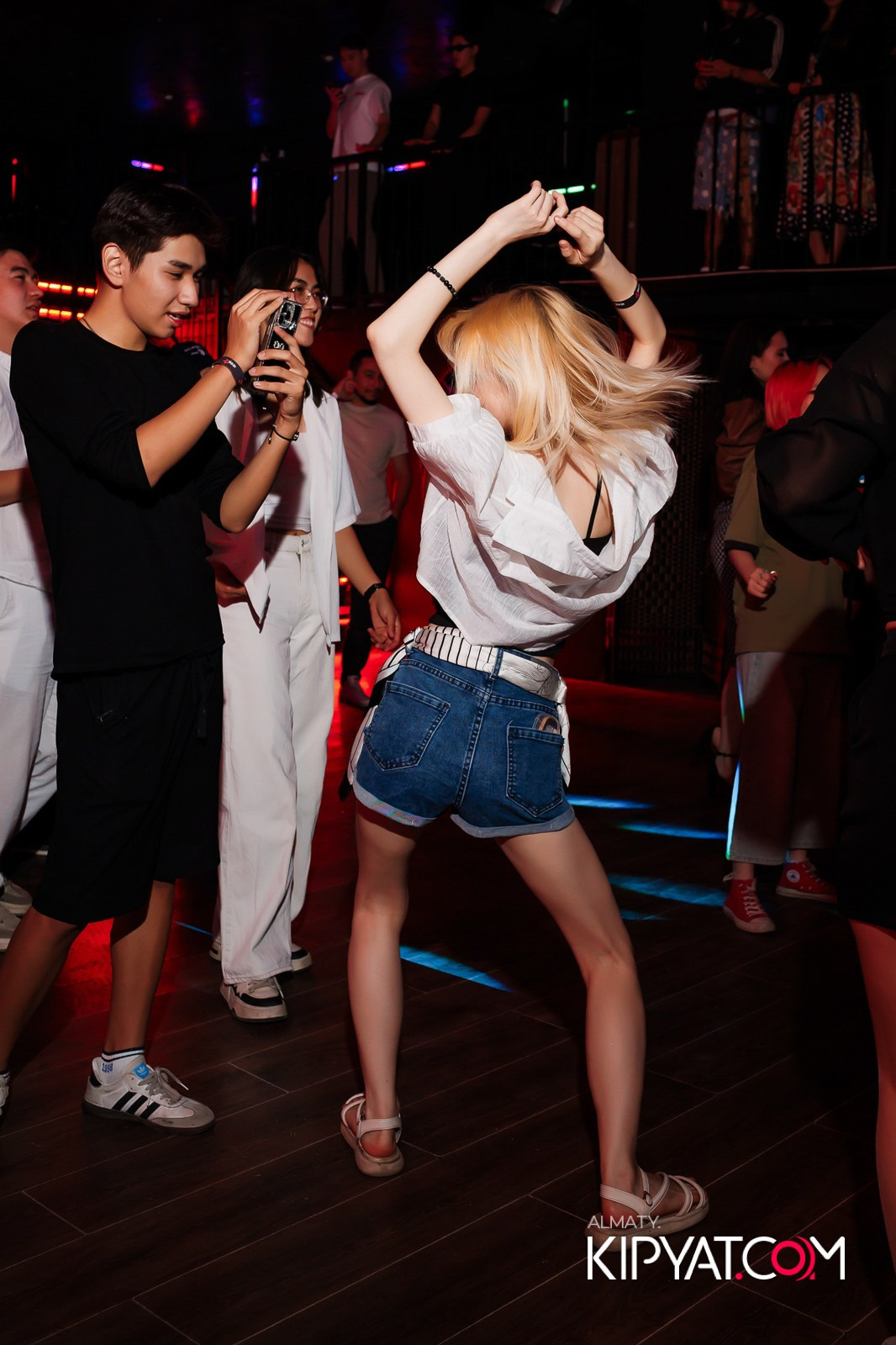 НОЧНОЙ КЛУБ ICON. КИПЯТКОМ АЛМАТЫ!
