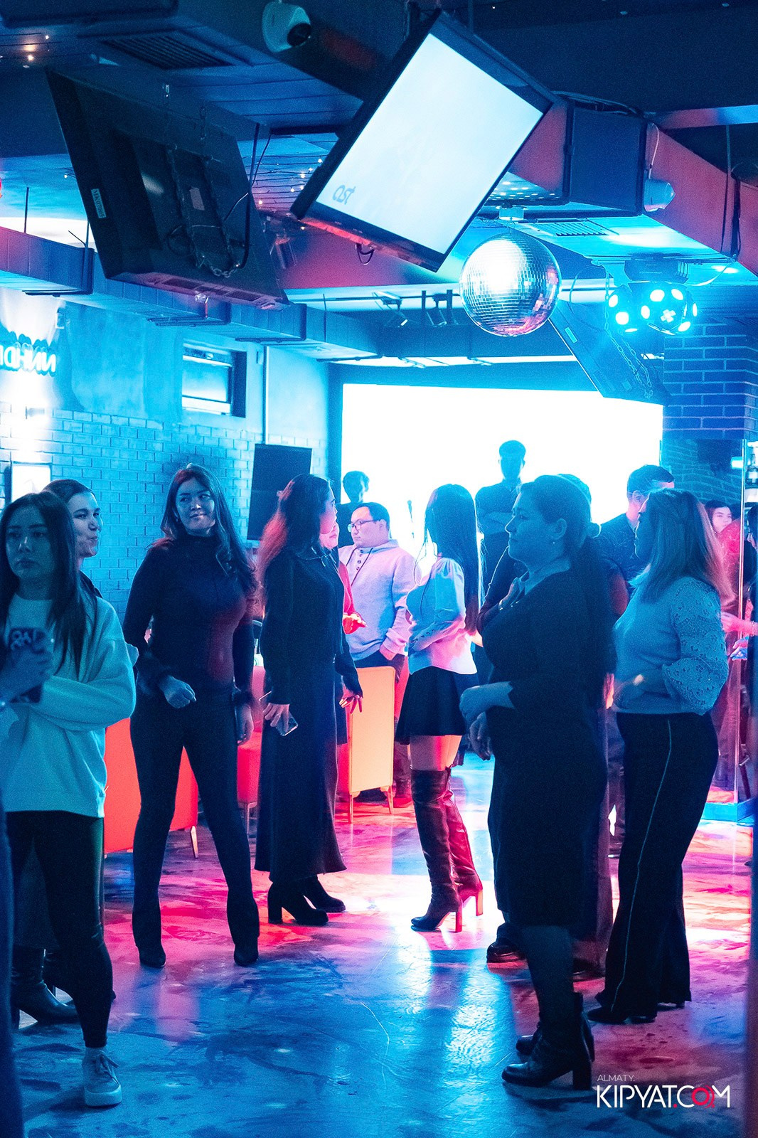КАРАОКЕ DOREMI. КИПЯТКОМ АЛМАТЫ! Фотосъемка мероприятий в Алматы