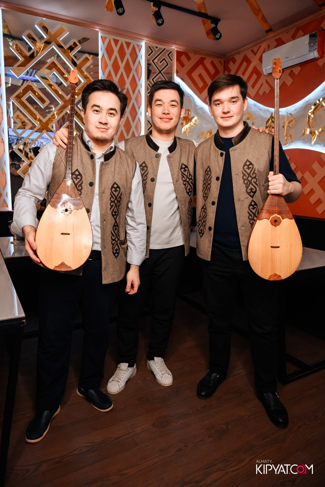 УХО И МЕДВЕДЬ НА ГАГАРИНА. КИПЯТКОМ АЛМАТЫ!