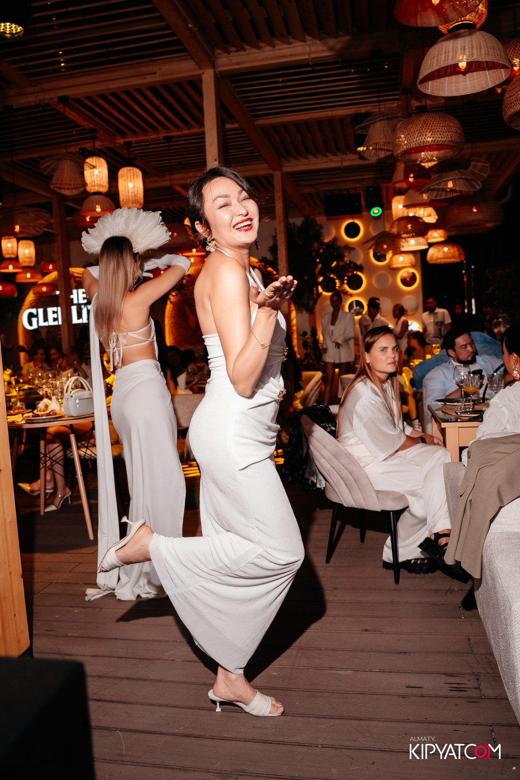 MOOD KARAOKE & TERRACE. КИПЯТКОМ АЛМАТЫ!