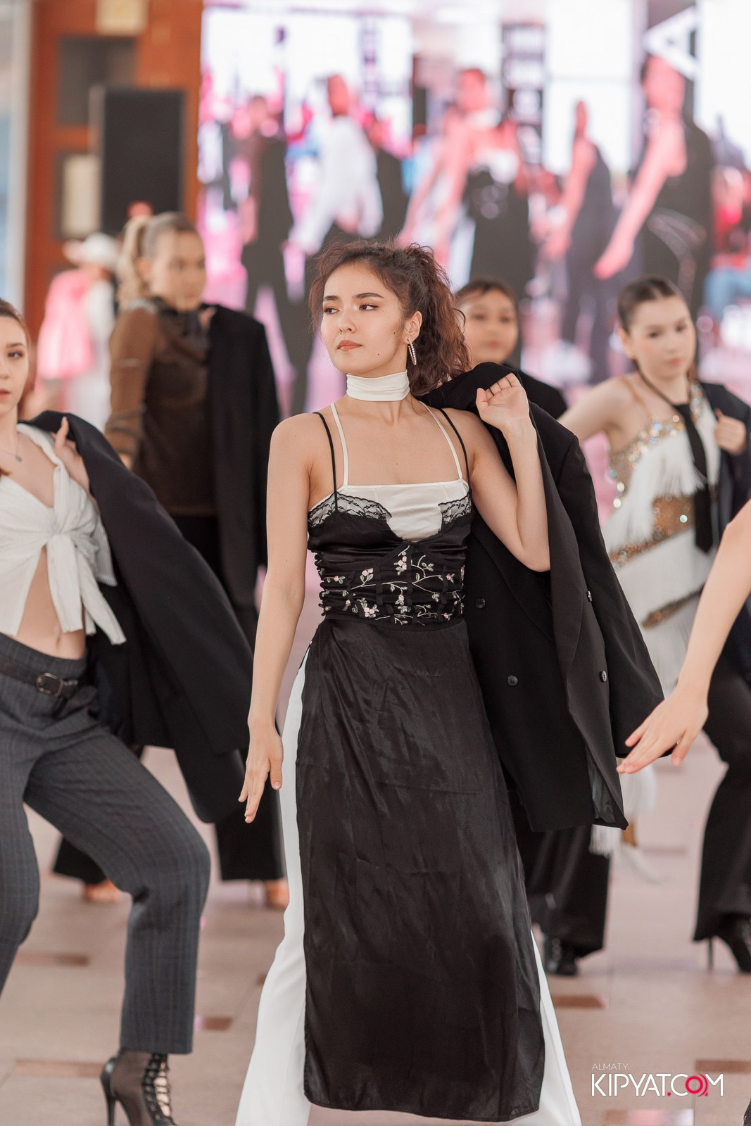 JUNIOR FASHION SHOW. КИПЯТКОМ АЛМАТЫ!