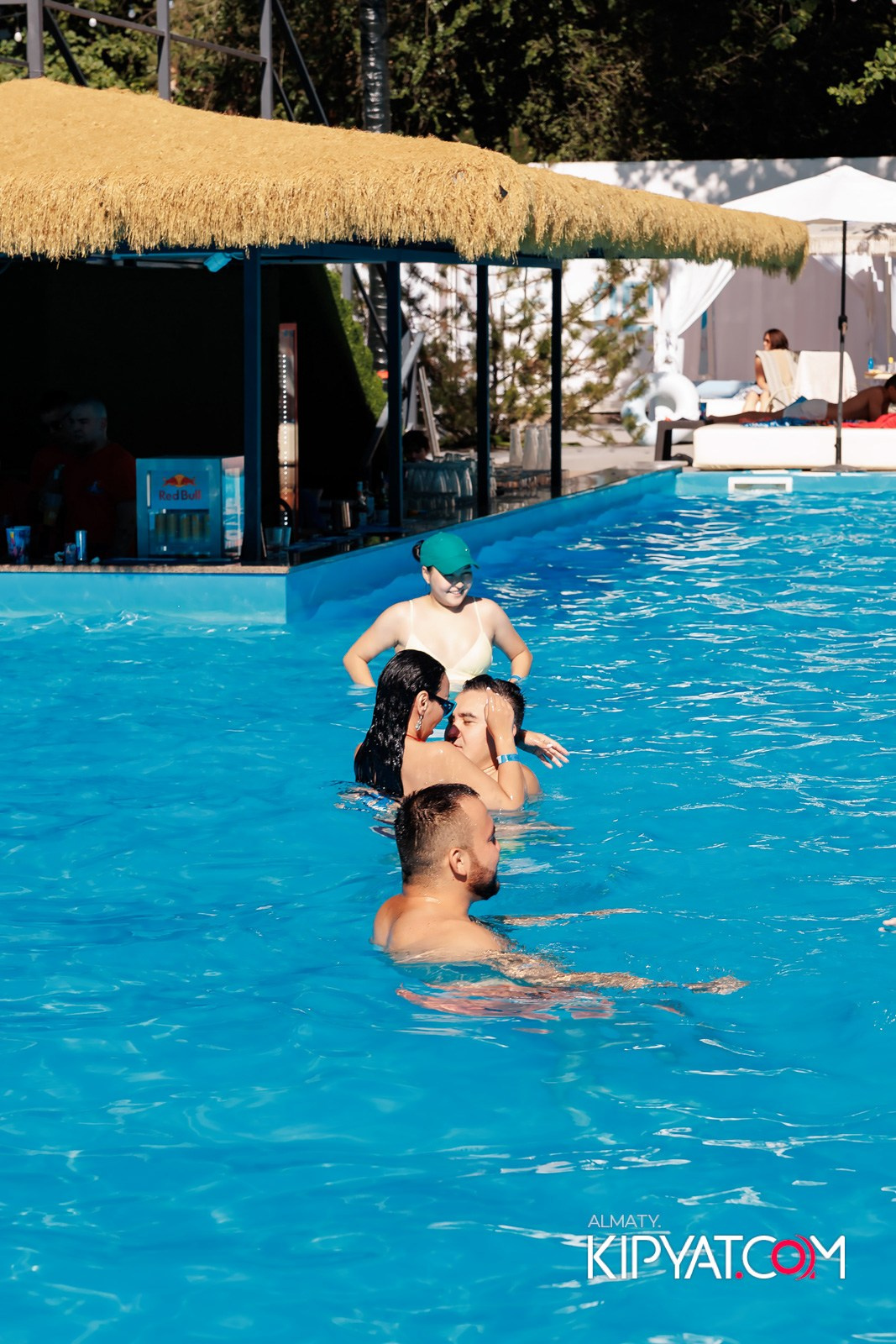 ПЕННАЯ ВЕЧЕРИНКА/ДЫМОВОЕ ШОУ/БАССЕЙН DELIGHT POOL. КИПЯТКОМ АЛМАТЫ!