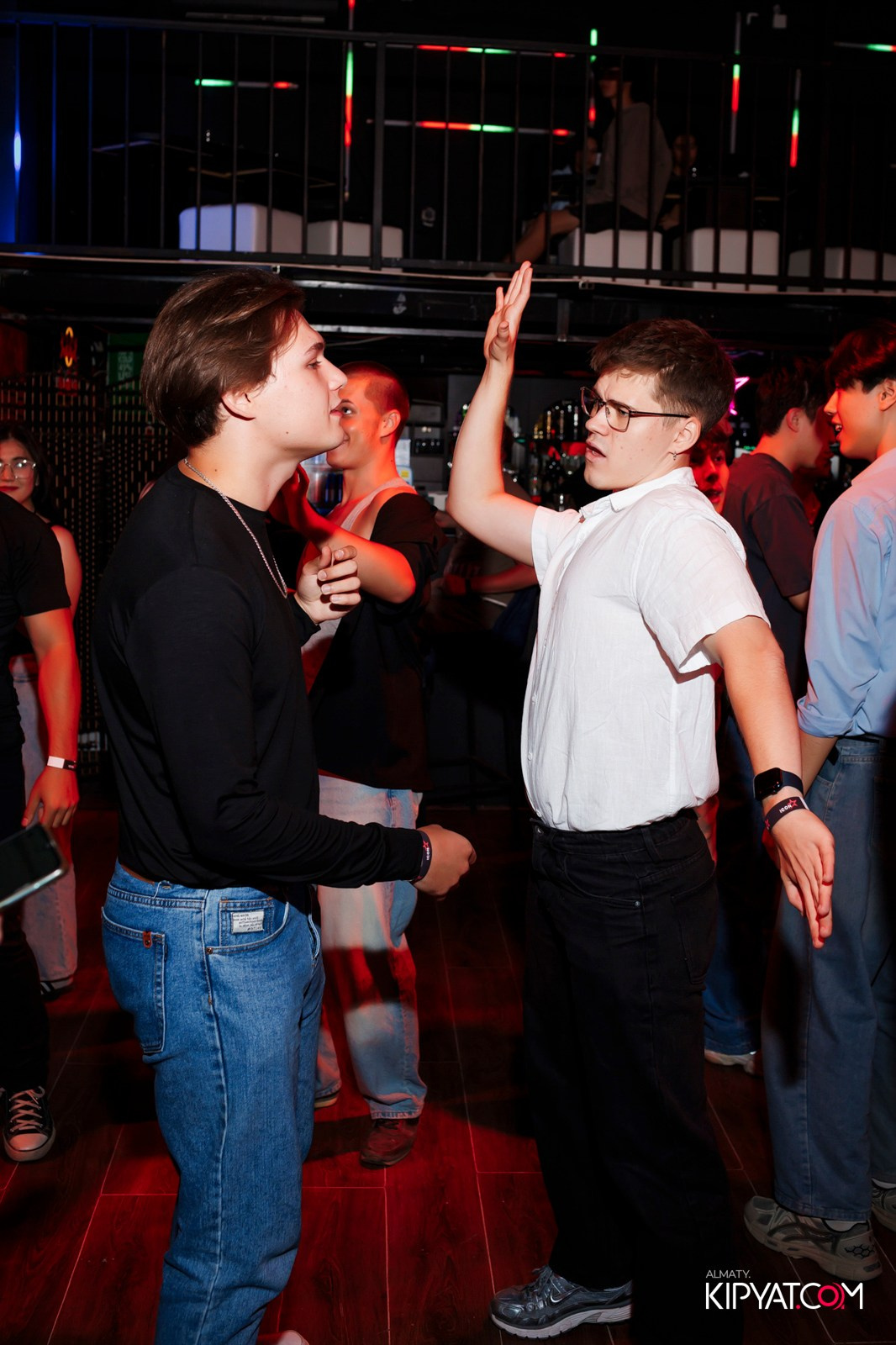 НОЧНОЙ КЛУБ ICON. КИПЯТКОМ АЛМАТЫ!