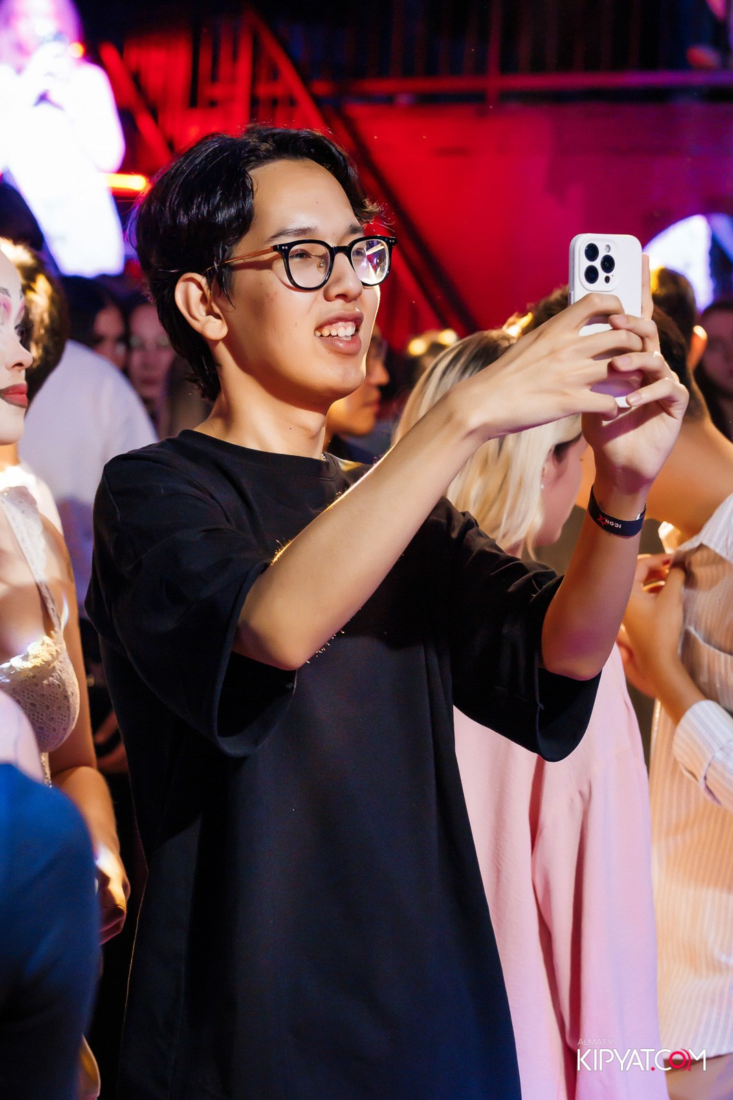 ОТКРЫТИЕ НОЧНОГО КЛУБА ICON. КИПЯТКОМ АЛМАТЫ!