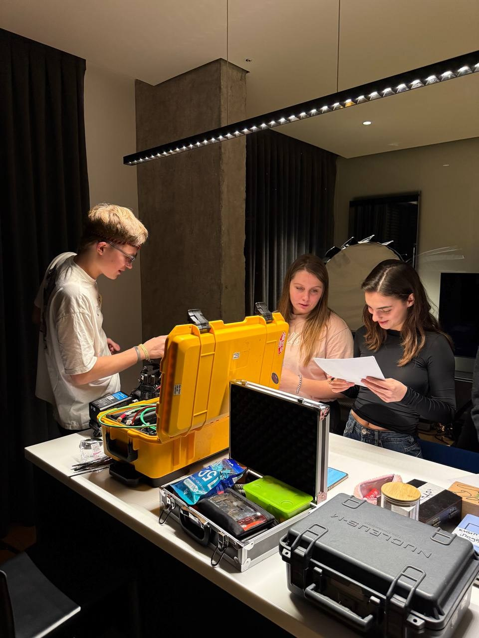 BACKSTAGE GALLERY. «MAK FLAME»