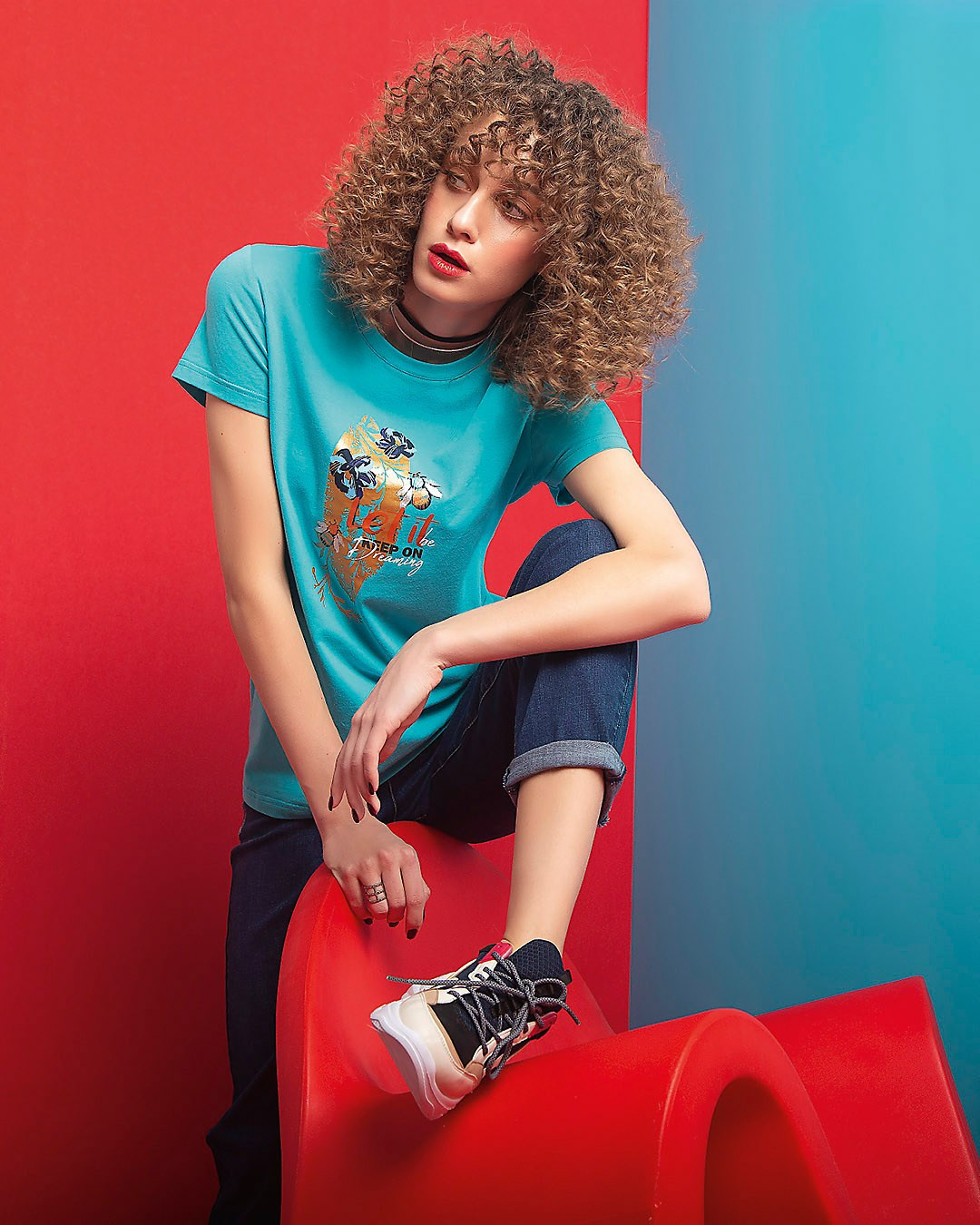 Имиджевая фэшн съемка одежды: кампейн, лукбук, эдиториал, Новосибирск. Съемка фото и видео для маркетплейсов Вайлдберриз, Озон в Новосибирске