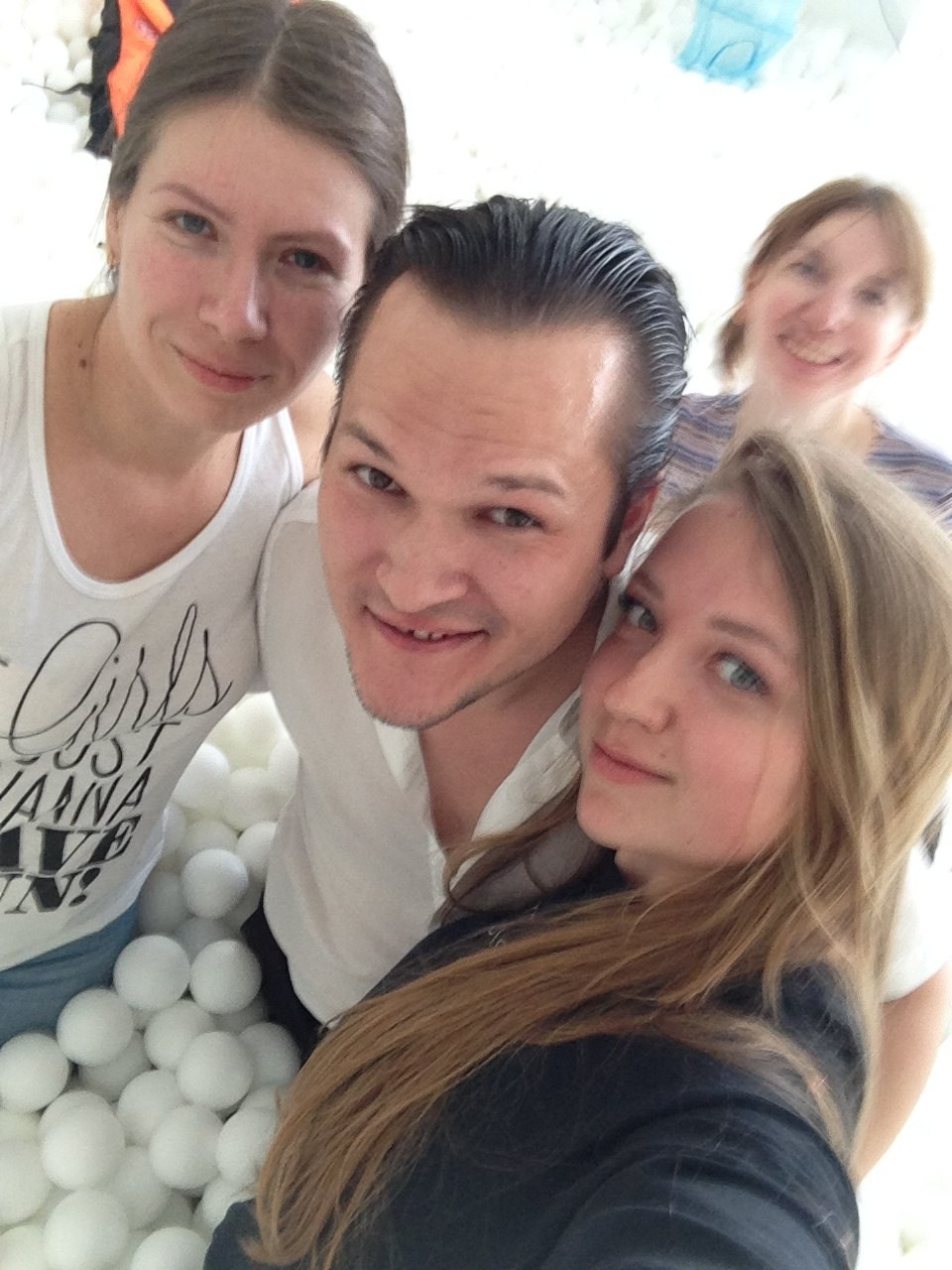 Сухой бассейн H2Ball |12.03.2017. Галерея Фантим