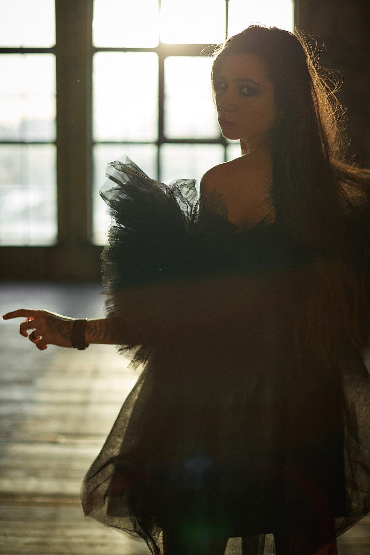 Красивая девушка в черном платье. Маленькое черное платье. Фотограф. Тимашевск. Кубань. Краснодарский край. Москва. Фотограф в Москве.