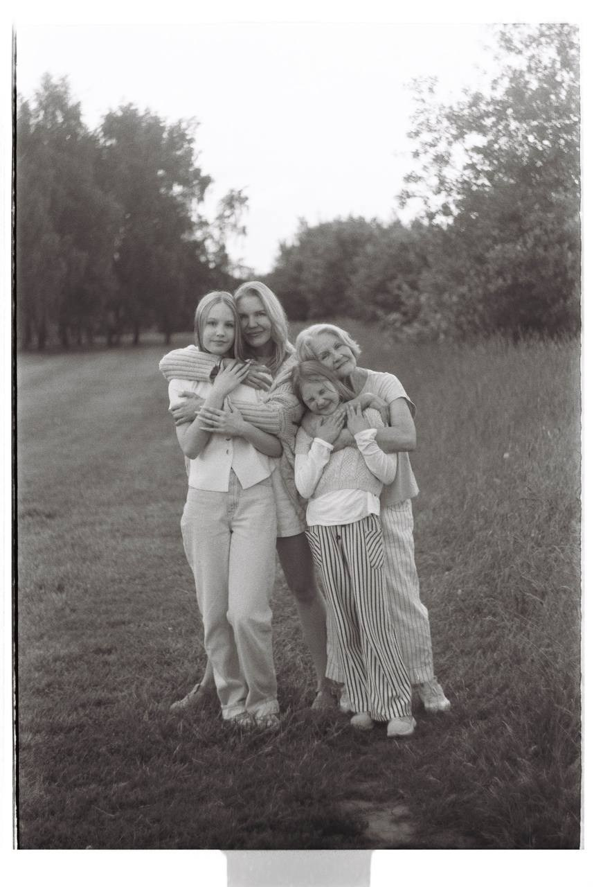 Истории на природе. Настя Оленченко, портретный/семейный фотограф на цифру и плёнку Москва