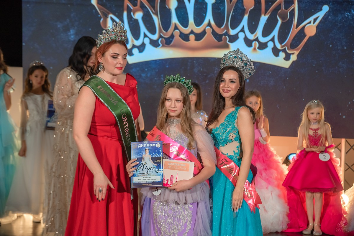 GrandFashionShow2024. Семейный и коммерческий фотограф в Сочи Александр Бодунов
