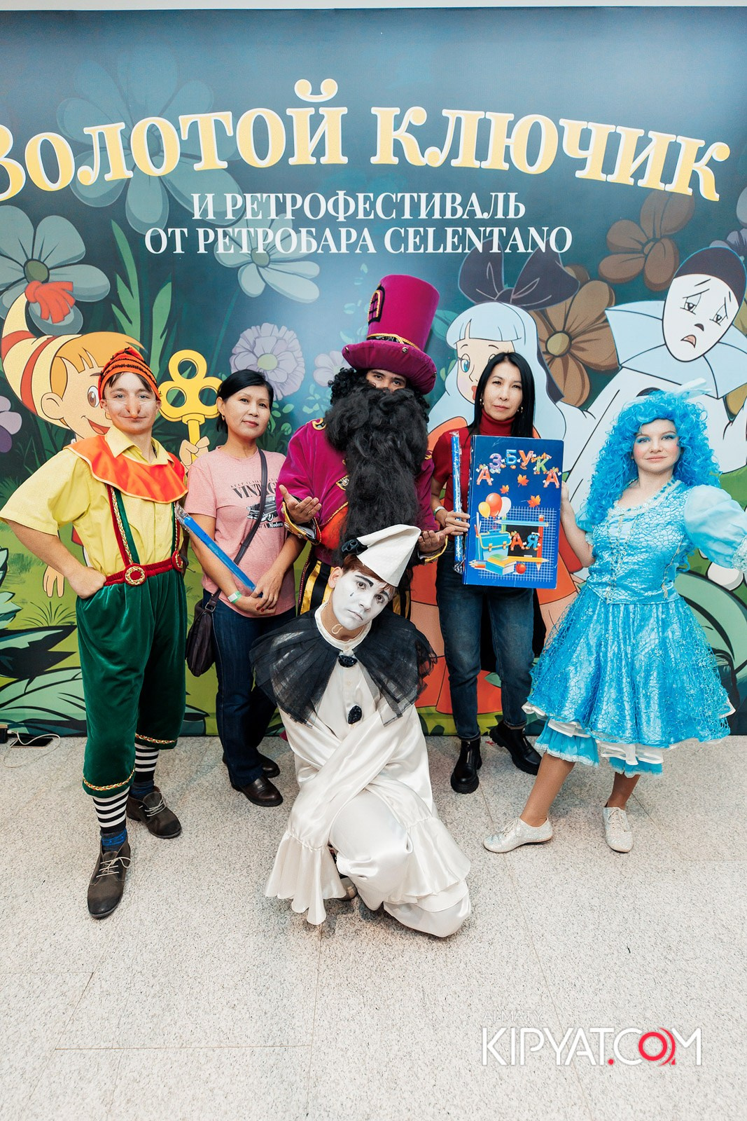 ЗОЛОТОЙ КЛЮЧИК И РЕТРОФЕСТИВАЛЬ ОТ РЕСТОБАРА CELENTANO. КИПЯТКОМ АЛМАТЫ!