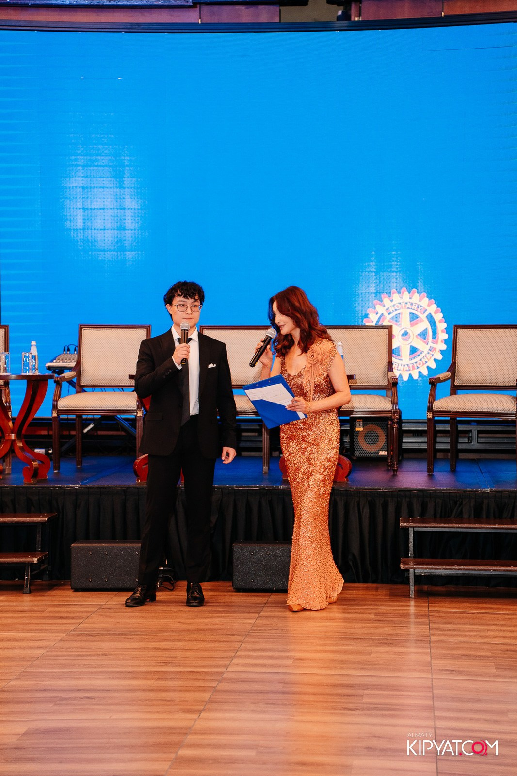 БЛАГОТВОРИТЕЛЬНЫЙ УЖИН В ЧЕСТЬ 30-ЛЕТИЯ ROTARY CLUB OF ALMATY. КИПЯТКОМ АЛМАТЫ!