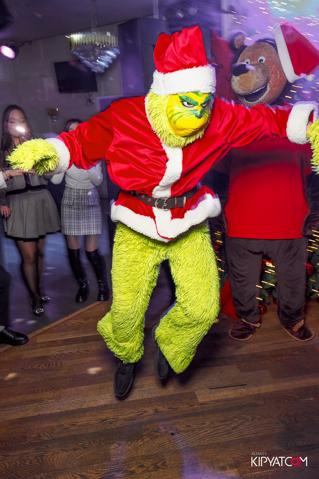 УХО И МЕДВЕДЬ НА КУРМАНГАЗЫ. КИПЯТКОМ АЛМАТЫ! Фотосъемка мероприятий в Алматы