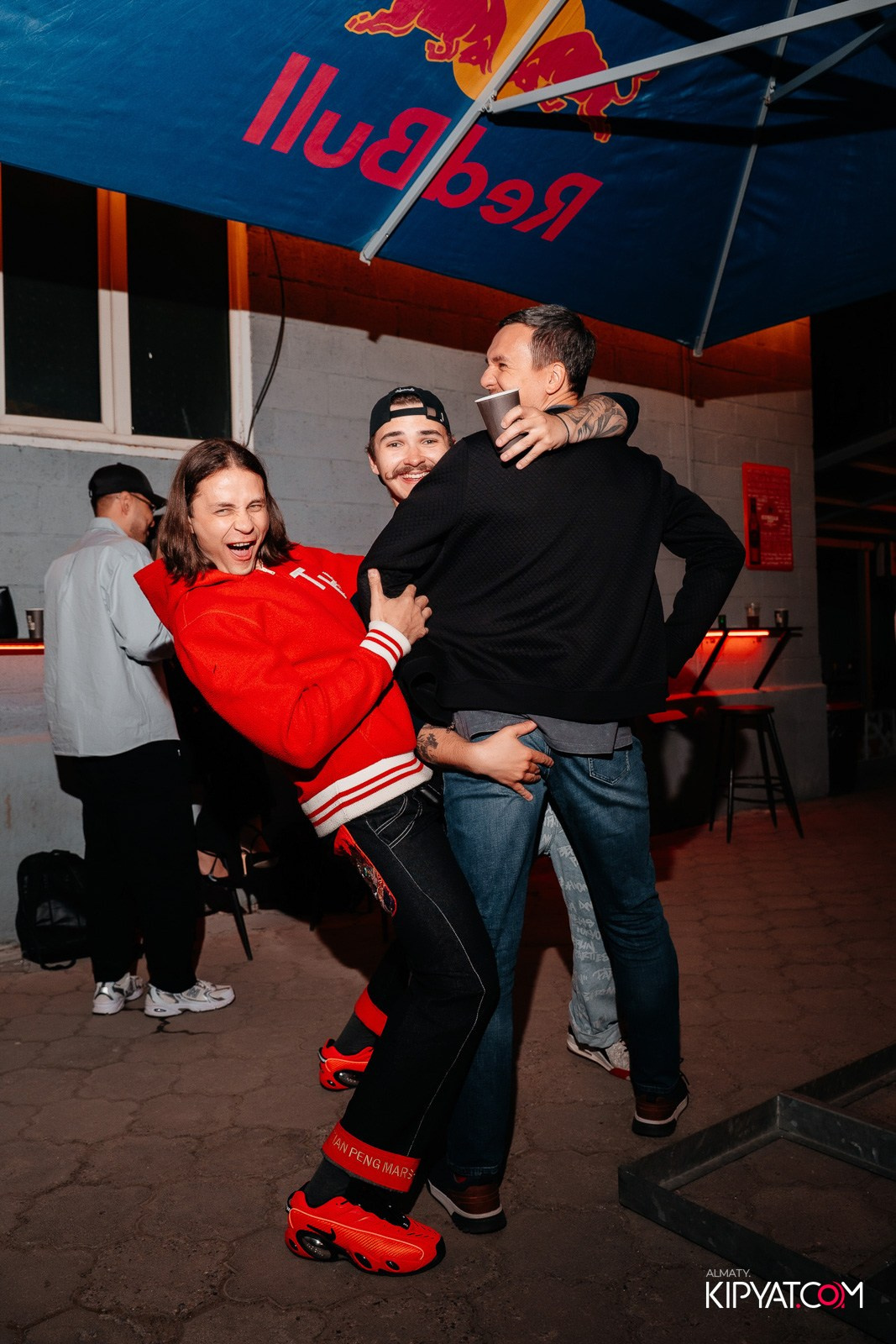 НОЧНОЙ РЕЙВ. КИПЯТКОМ АЛМАТЫ!