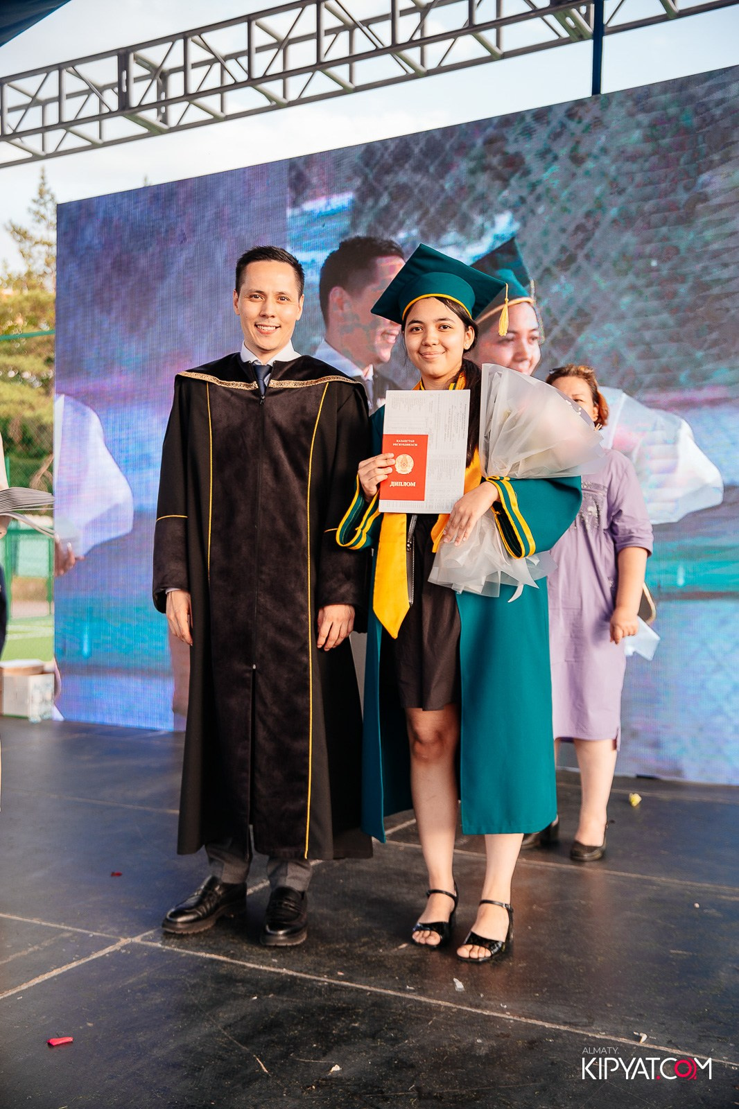 ВРУЧЕНИЕ ДИПЛОМОВ — НАРХОЗ КОЛЛЕДЖ. Part 4. КИПЯТКОМ АЛМАТЫ!