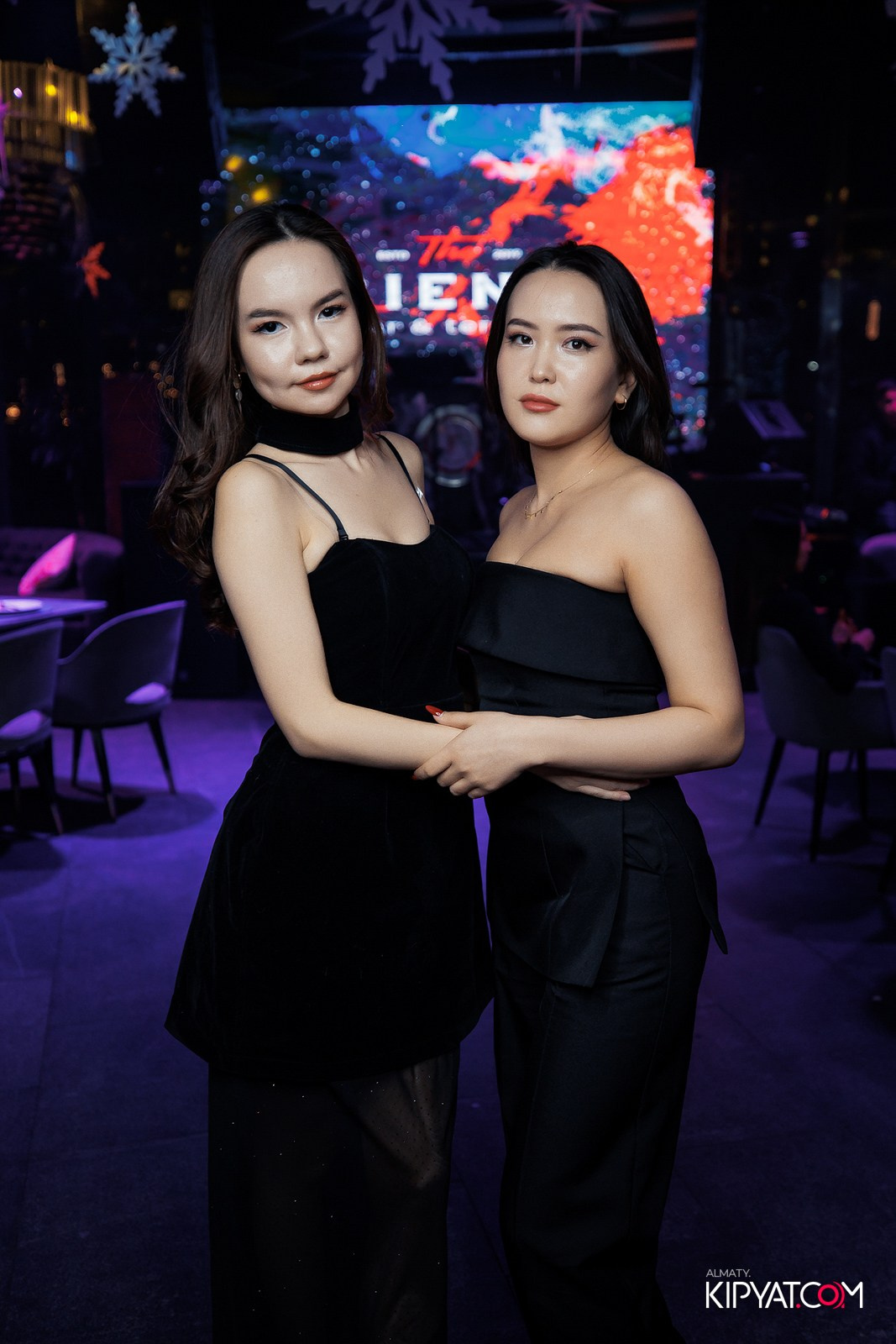 FRIENDS BAR & TERRACE. КИПЯТКОМ АЛМАТЫ!