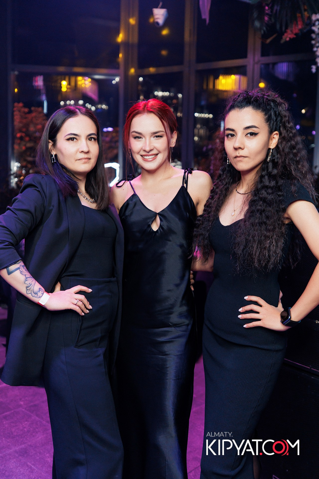 FRIENDS BAR & TERRACE. КИПЯТКОМ АЛМАТЫ!