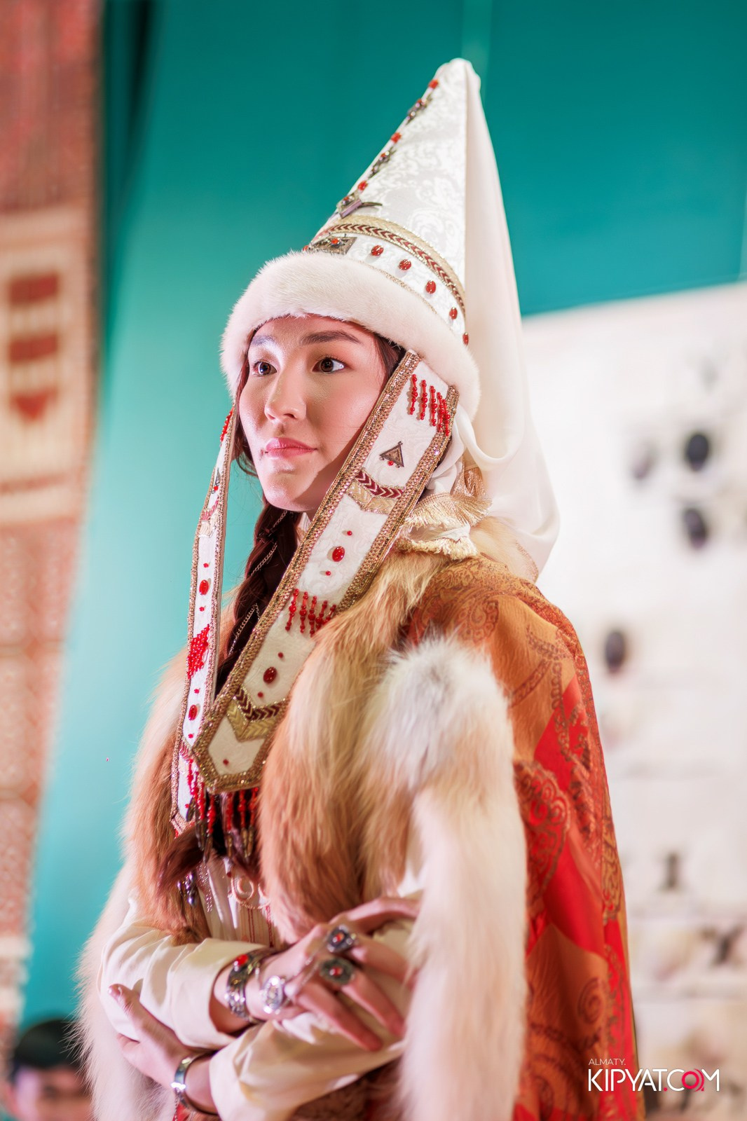 FASHION ПОКАЗ, КАЗАХСКОЙ НАЦИОНАЛЬНОЙ ОДЕЖДЫ. КИПЯТКОМ АЛМАТЫ!