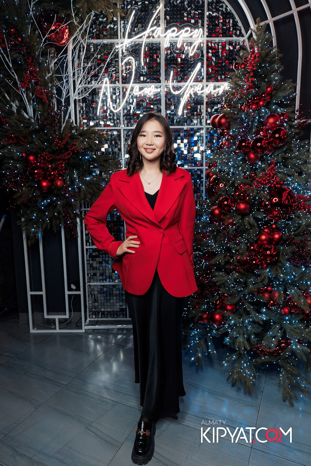 FRIENDS BAR & TERRACE. КИПЯТКОМ АЛМАТЫ!