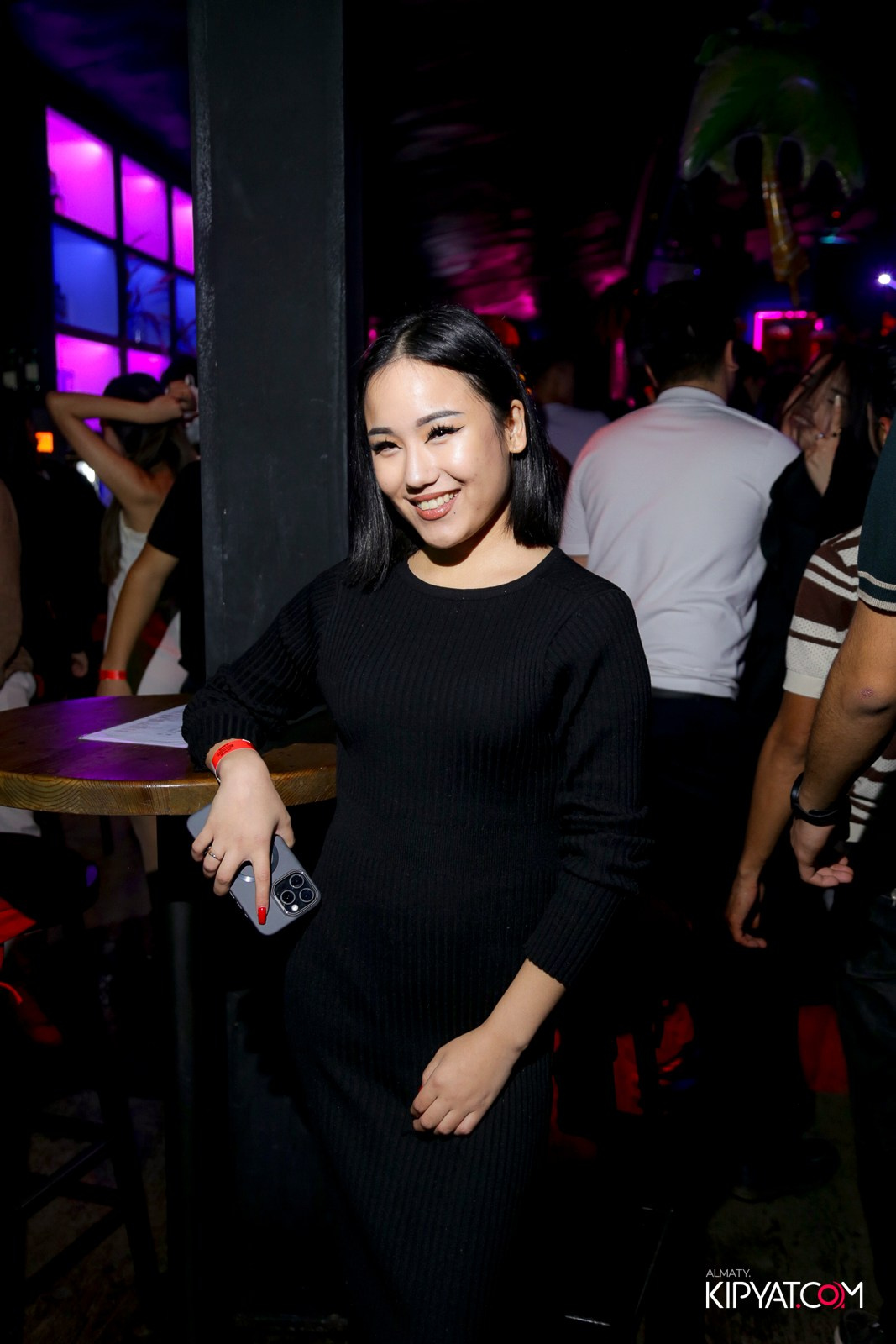 UYAT EMES BAR. КИПЯТКОМ АЛМАТЫ!