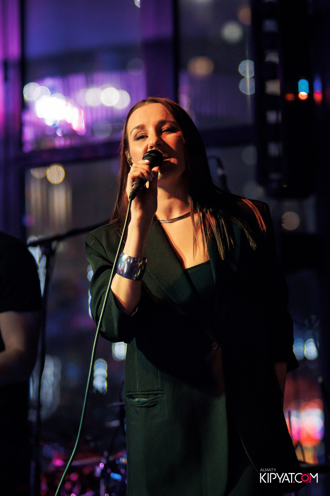 FRIENDS BAR & TERRACE. КИПЯТКОМ АЛМАТЫ!