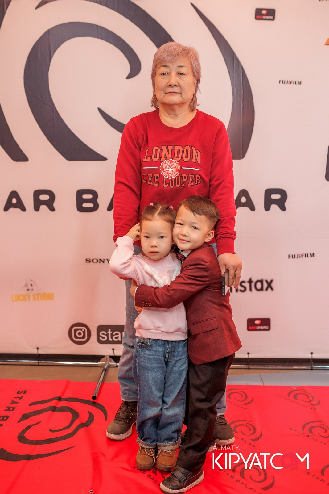 ПРЕЗЕНТАЦИЯ 8 ГРУППЫ КИНОПРОЕКТА «STARBALALAR». КИПЯТКОМ АЛМАТЫ!