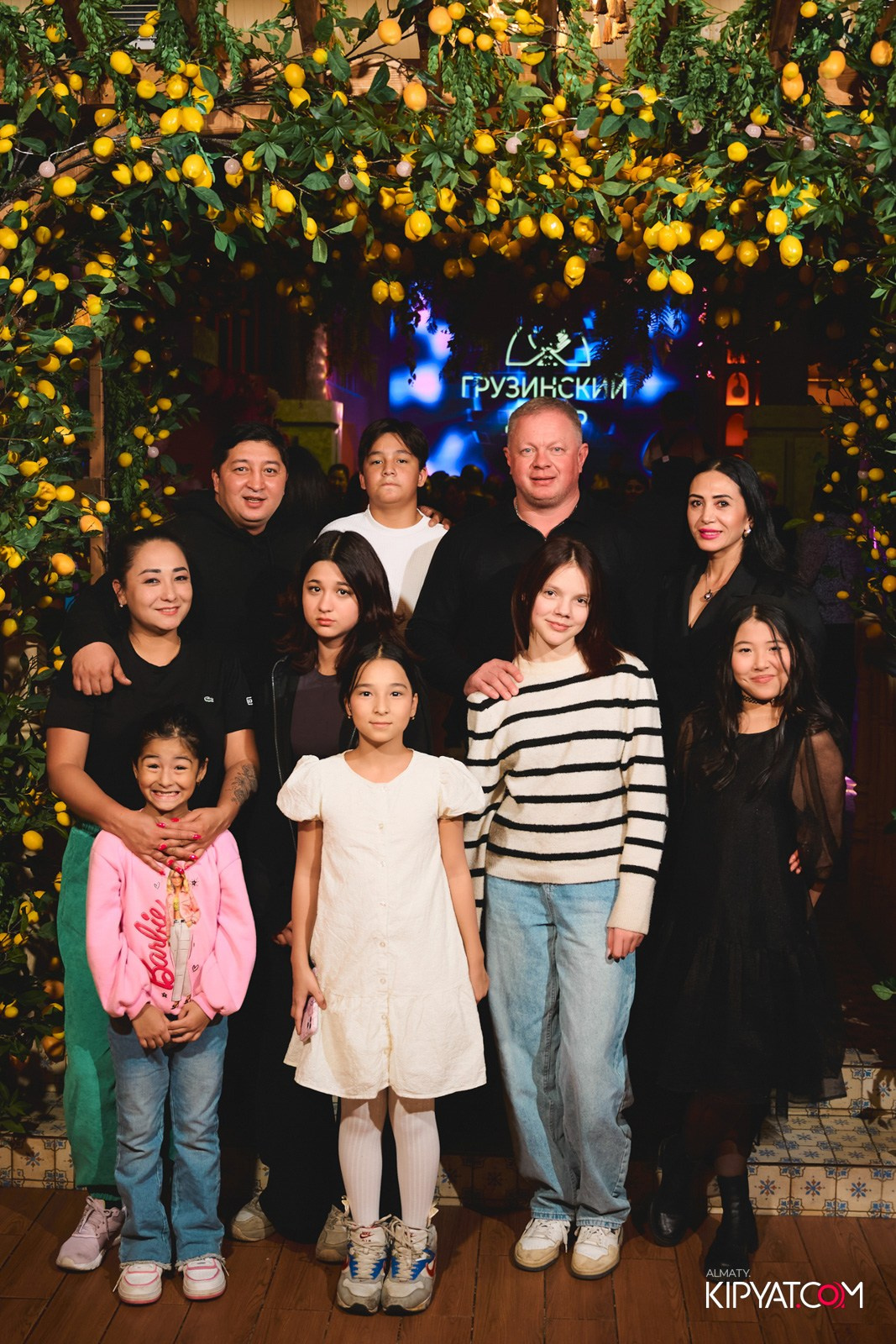 ГРУЗИНСКИЙ ДВОР НА КАБАНБАЙ БАТЫРА. КИПЯТКОМ АЛМАТЫ!