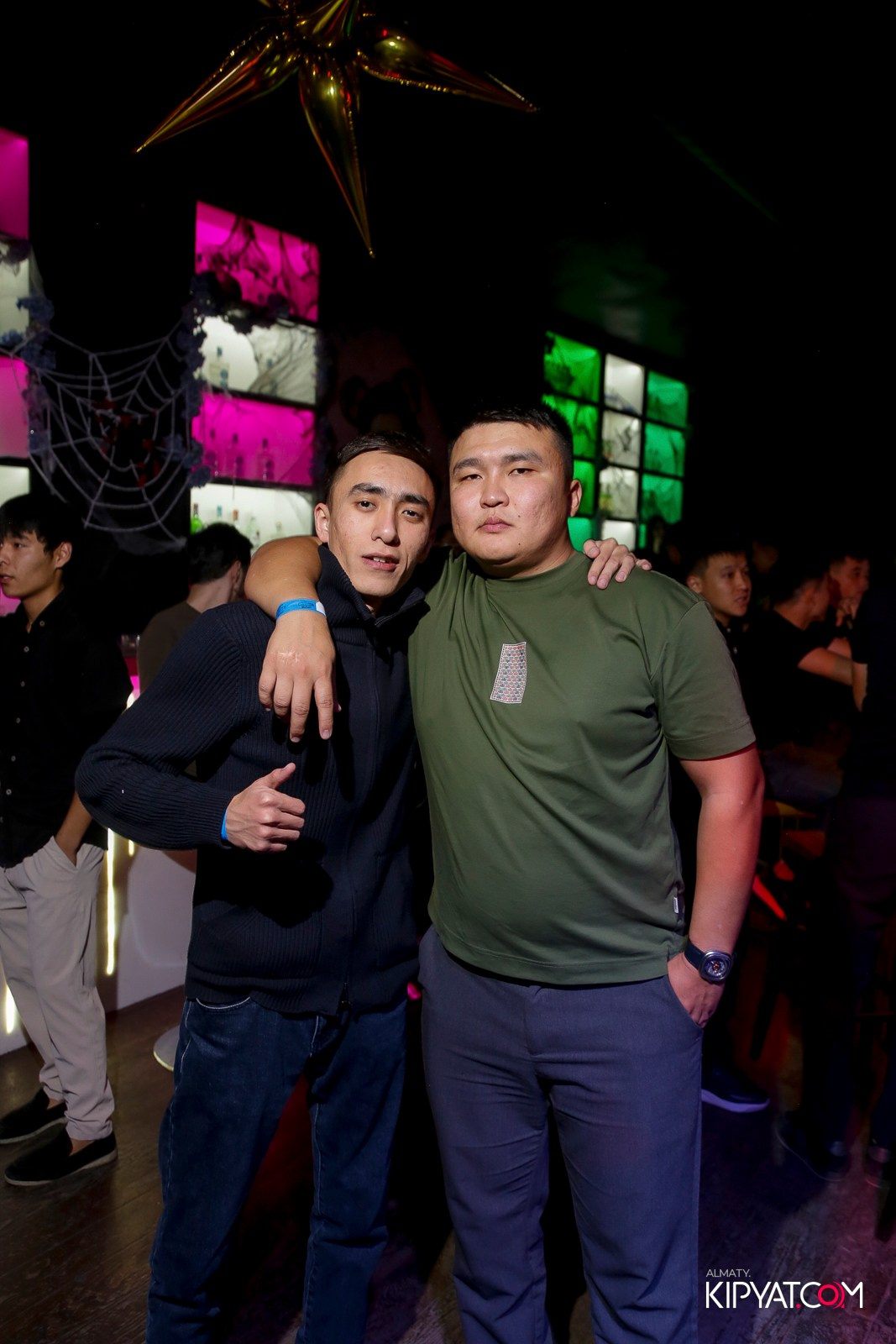 UYAT EMES BAR. КИПЯТКОМ АЛМАТЫ!