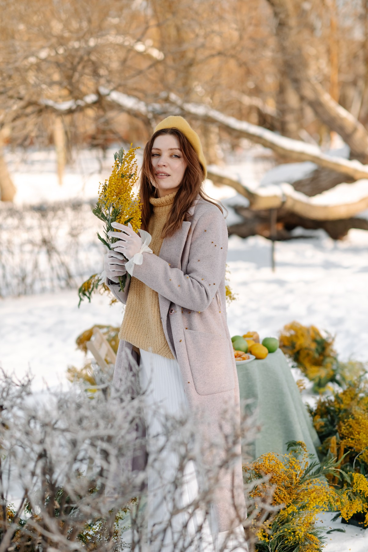 Анастасия с мимозой. Свадебный и сеейный фотограф в Санкт-Петербурге Елена Худякова