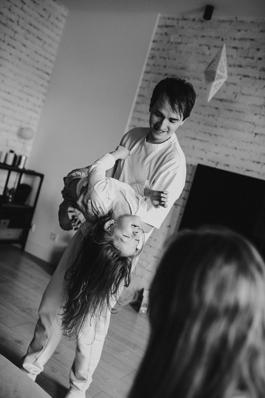 Костя, Яна, Кристина, Леон | дома