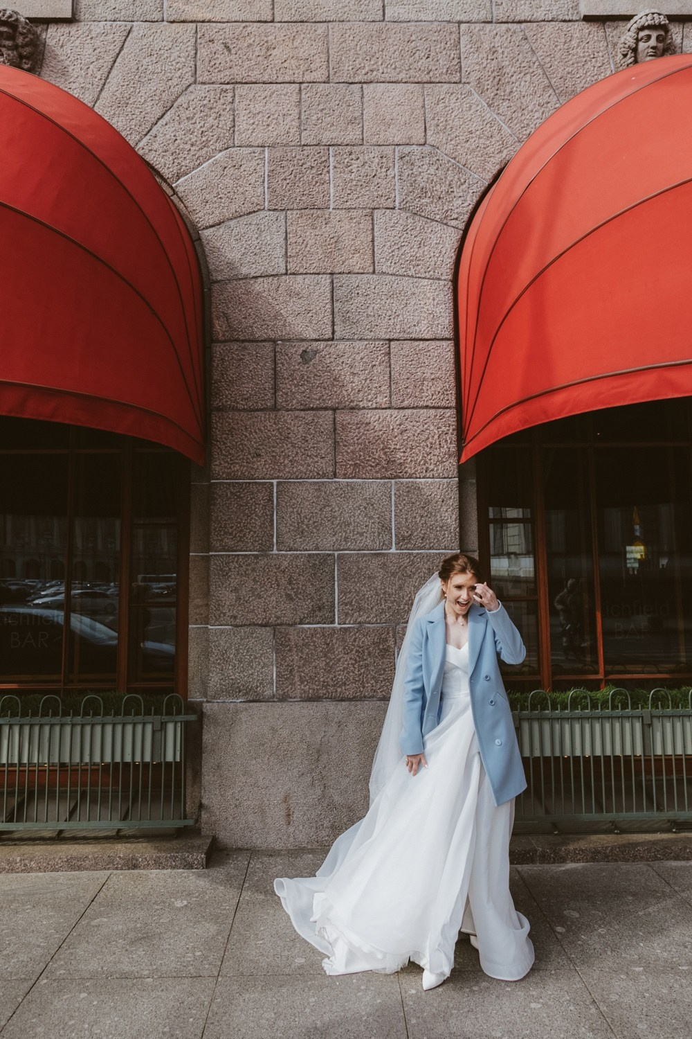 свадебное платье в спб, найти свадебный салон, букет для невесты, хороший ведущий на свадьбу, костюм для жениха, платье для невесты,  подшить свадебное платье, ателье свадебное, фотограф на свадьбу, выпуск, праздник, венчание