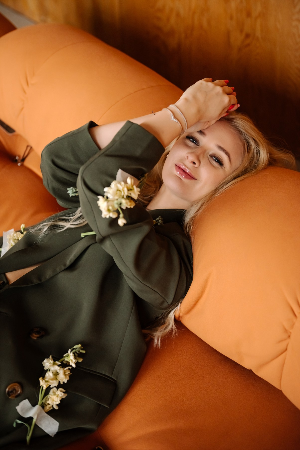 Индивидуальная. Деловой образ с цветами. Свадебный и сеейный фотограф в Санкт-Петербурге Елена Худякова