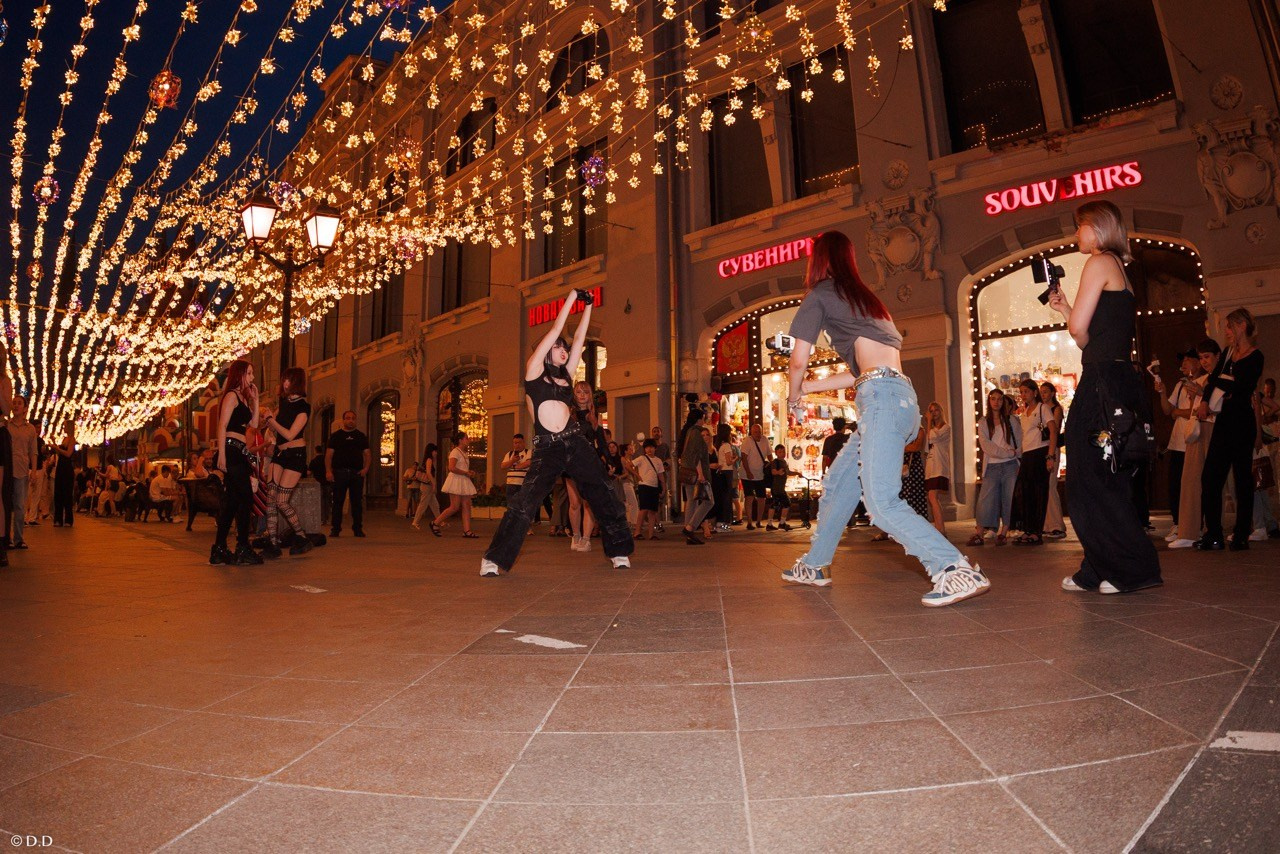 Cover dance in public'. Различные мероприятия и просто фотографии людей