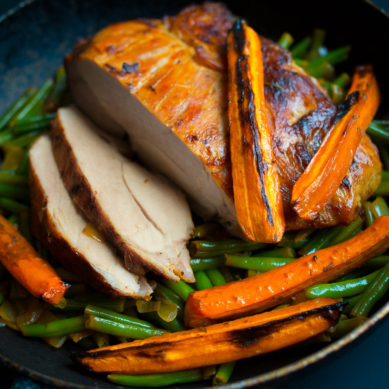 буженина из индейки с яркой морковью гриль