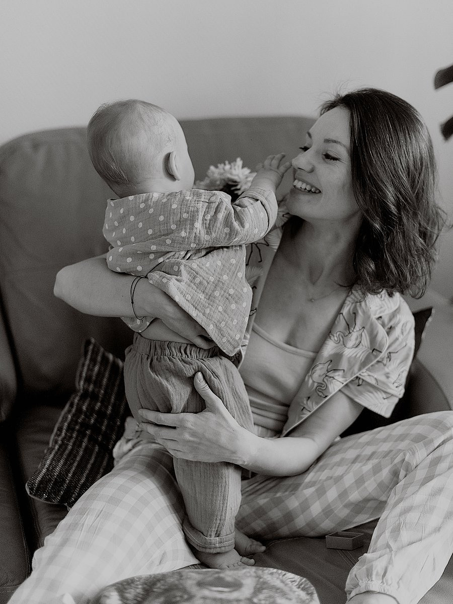 Пасмурный вечер с мамой. Фотограф для людей и брендов в Санкт-Петербурге